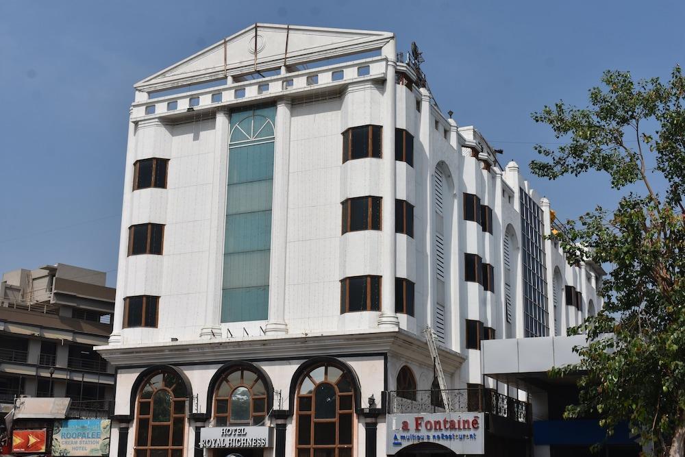 Hotel Royal Highness Ahmedabad Buitenkant foto
